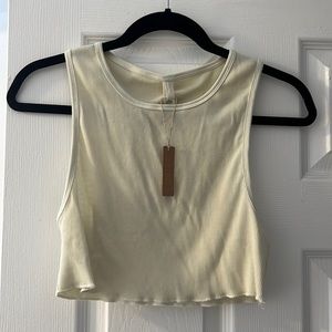 NWT Skims crop tank. Size Large